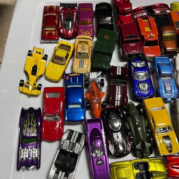 Die-Cast Hot Wheels Toy Car Collection Set with Blue Storage Case - Picture 6 of 6